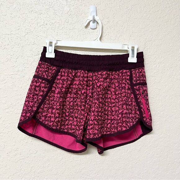 Lululemon Pink Print Tracker Shorts Lined 4” Workout Women's Shorts Size 4 - Picture 1 of 8